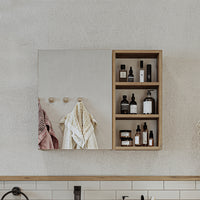 Roomart Badezimmerspiegelschrank "Lotus“ – 65/75/95 cm – in Eiche – moderner Badschrank mit Spiegel -  badezimmerspiegelschrank, mirror, lichtschalter, badspiegelschrank, geringe, tiefe, schiebetür, steckdose, eckspiegelschrank, smarter, badhängeschränkch