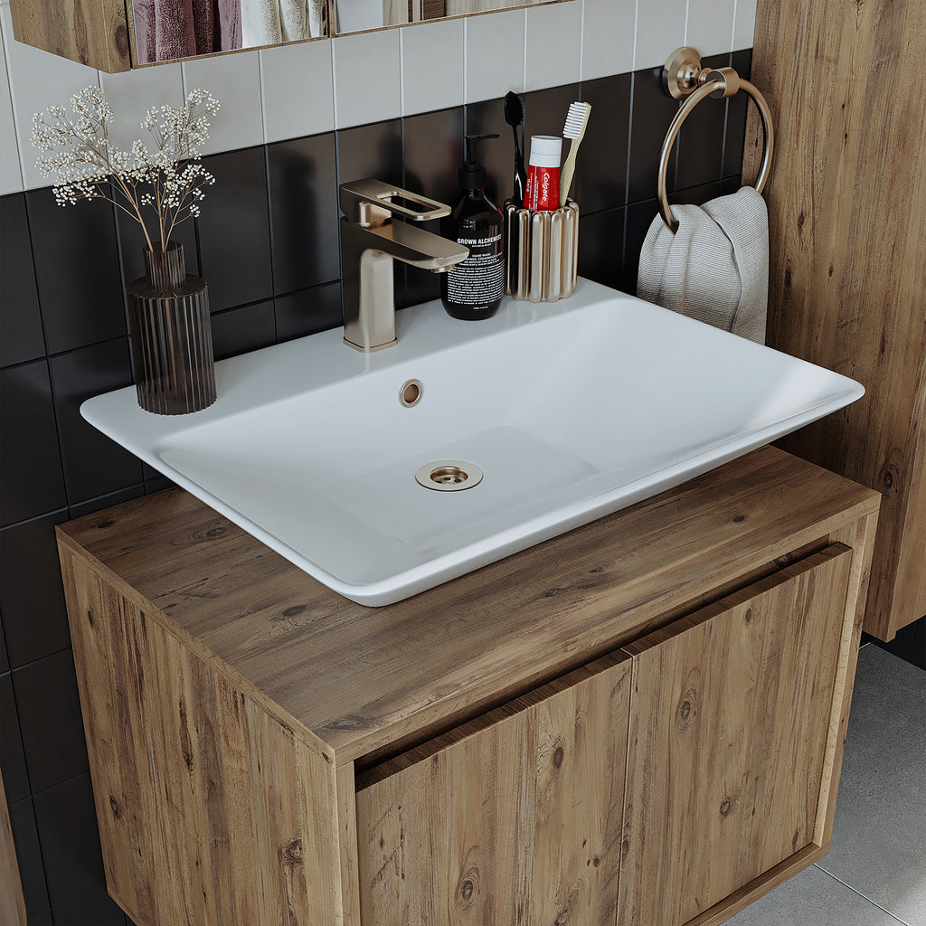 designerska szafka lustrzana, uchwyty do szafki lustrzanej, oświetlenie szafki, oświetlenie łazienkowe, szafka łazienkowa, tani zestaw mebli łazienkowych, szafka lustrzana emotion, lustro łazienkowe, szafki lustrzane z oświetleniem, lustro trzyczęściowe, szafka wisząca łazienkowa, szafka lustrzana łazienkowa, lustro łazienkowe, lustro łazienkowe do klejenia, wkręty do lustra, zestaw mebli łazienkowych z umywalką 80 cm, szafka lustrzana 100cm z oświetleniem, szafka led, półka szklana