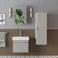 Roomart Badmöbel Set LYCIA 60 cm – 4-teiliges Badezimmermöbel-Set mit Keramik-Waschbecken, Spiegelschrank & Seitenschrank – Badmöbel in 4 Farben